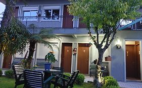 Pousada Caminho das Rosas-Gramado-temporada ou diária